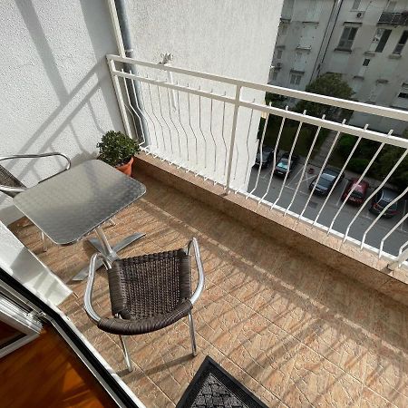 Aquarium Apartment Kotor Bagian luar foto
