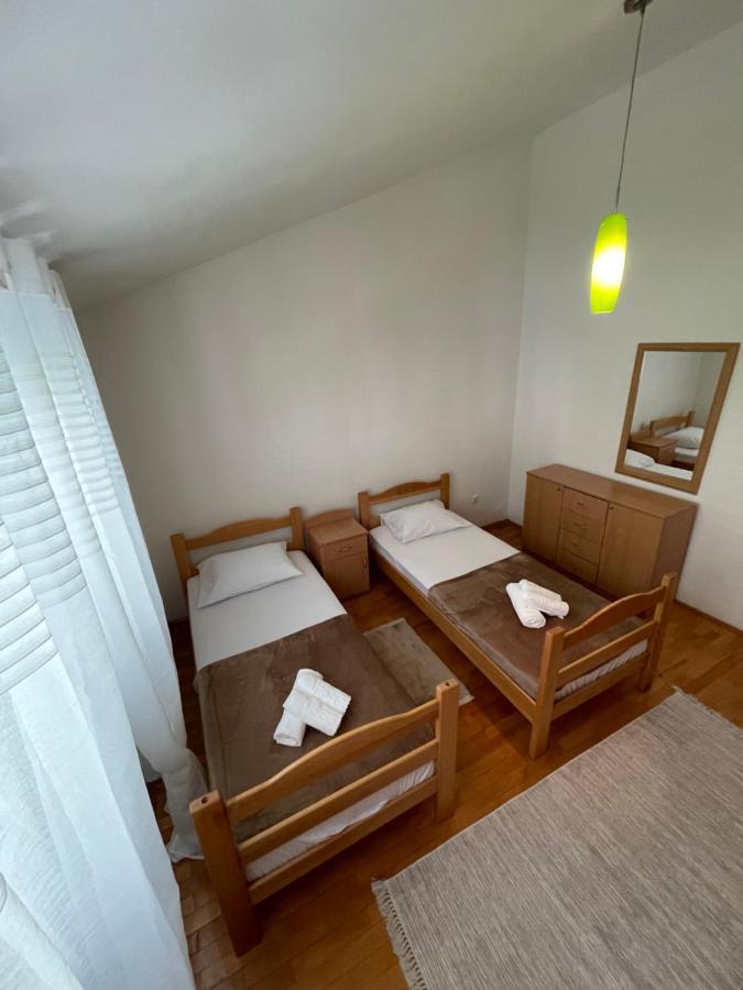 Aquarium Apartment Kotor Bagian luar foto
